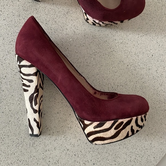 🔥Host pick🔥Kate & Mel Burgundy & Zebra Suede Platform Shoes - Picture 2 of 9